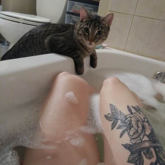 Meet your Posher, Cassandra - Picture 4 of 5